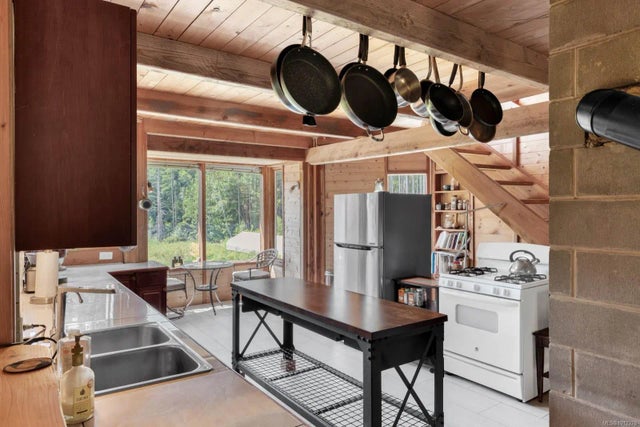 3 of 47 - 2 Welch Rd, Lasqueti Island, BC
