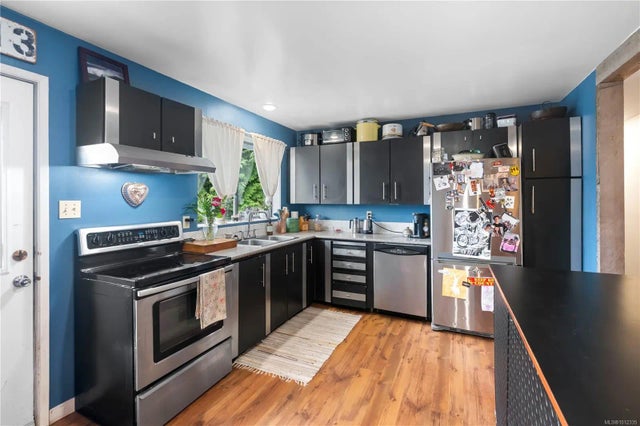 5 of 35 - 1550 Larch Rd, Ucluelet, BC