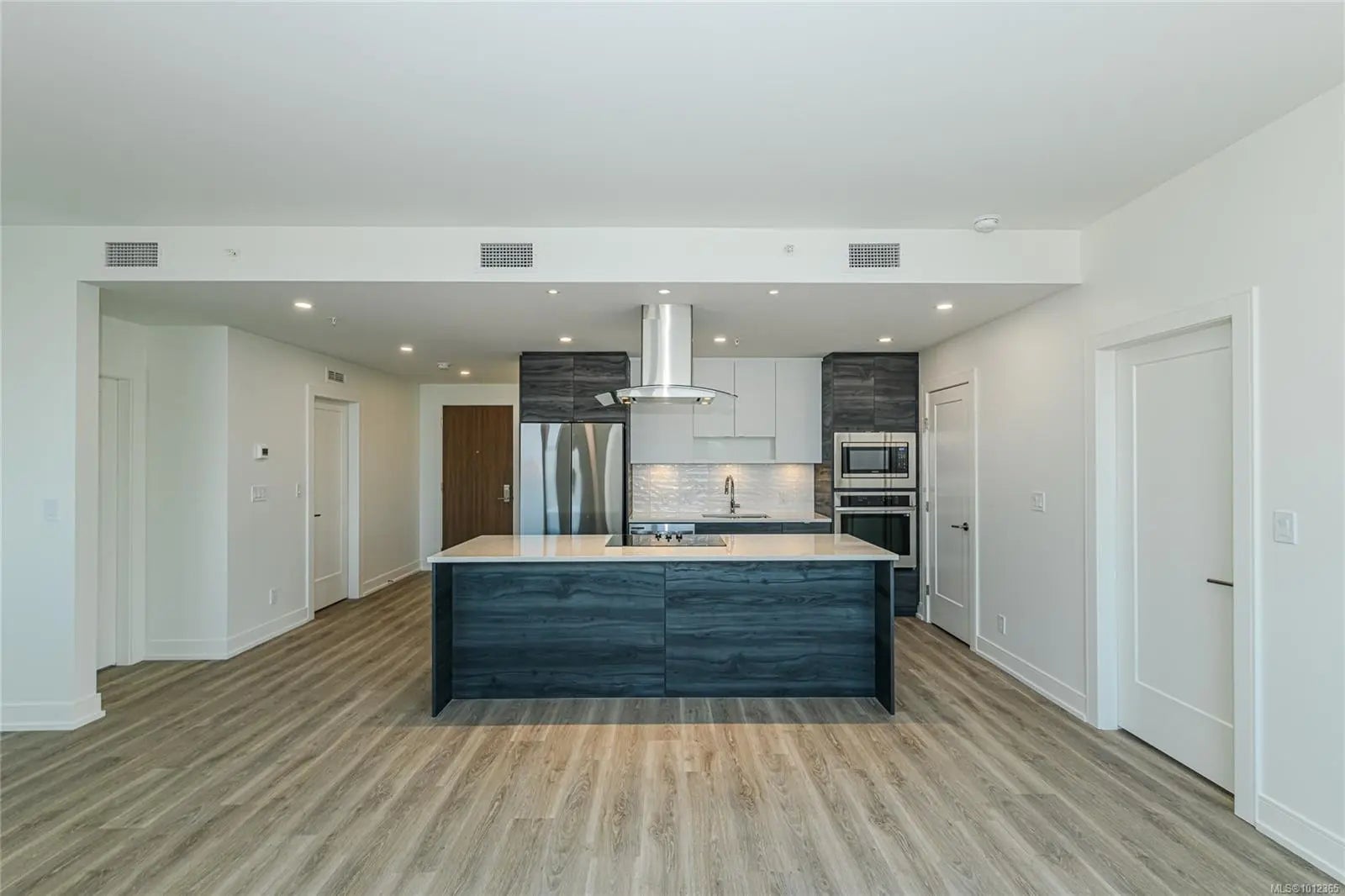 Victoria Homes for Sale in the neighborhood of The Pearl Residence in the Zipcode of V8W 0H1