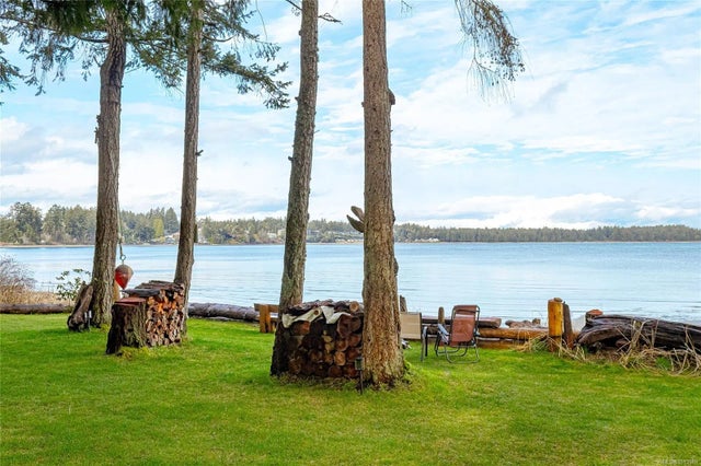 2 of 50 - 1552 Terrien Rd, Nanoose Bay, BC