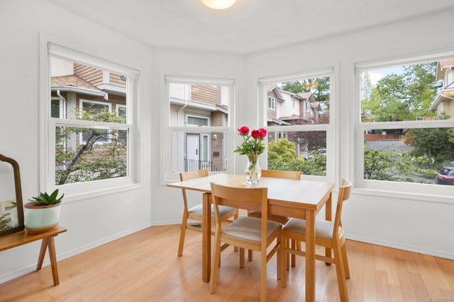 4 of 40 - 4580 West Saanich Rd 10, Saanich, BC