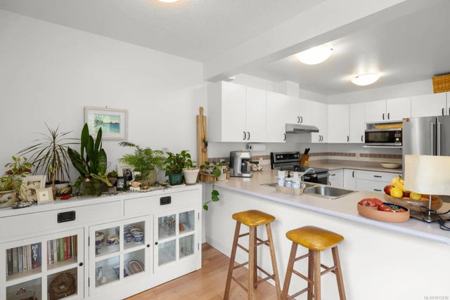 5 of 40 - 4580 West Saanich Rd 10, Saanich, BC