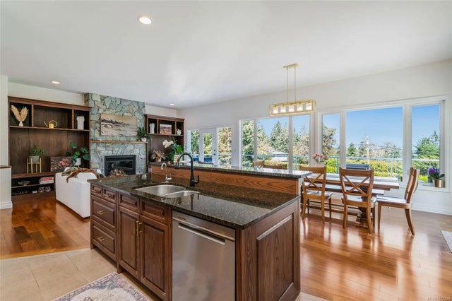 3 of 90 - 2904 Dolphin Dr, Nanoose Bay, BC