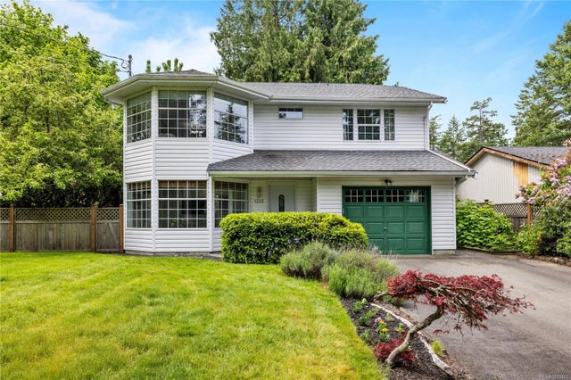 1 of 33 - 1333 Carmel Pl, Nanoose Bay, BC