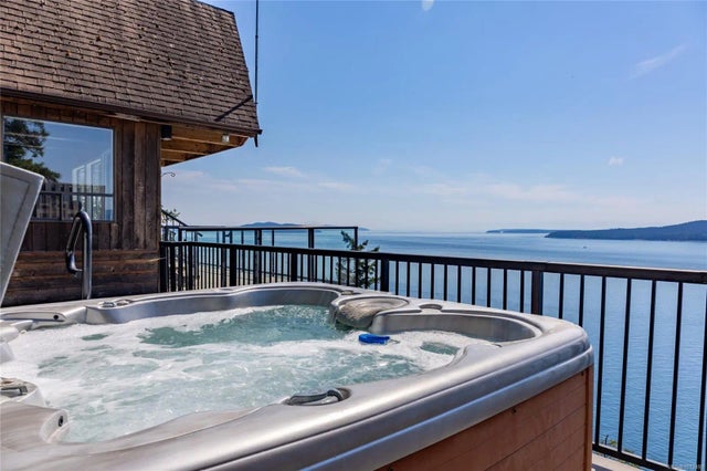 4 of 71 - 3829 Cutlass Crt, Pender Island, BC