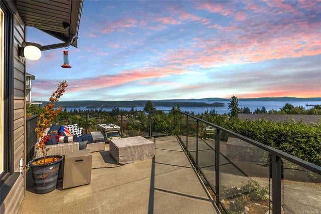 1 of 64 - 824 Craig Rd, Ladysmith, BC