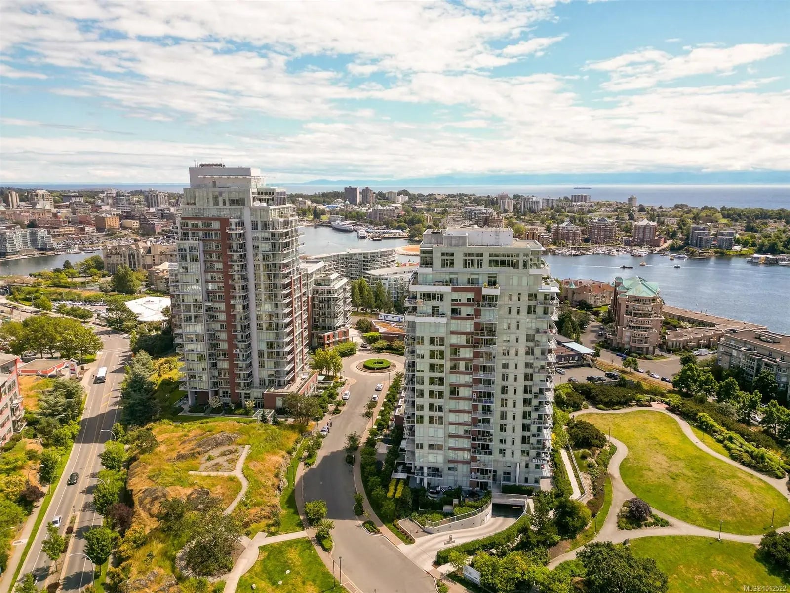 1012522, Residential, 60 Saghalie Rd 304, Victoria, BC, the Encore, , V9A 0H1