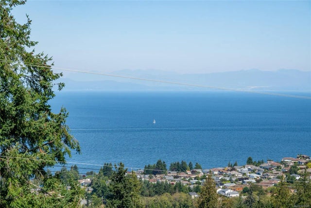 2 of 61 - 5267 Lost Lake Rd, Nanaimo, BC