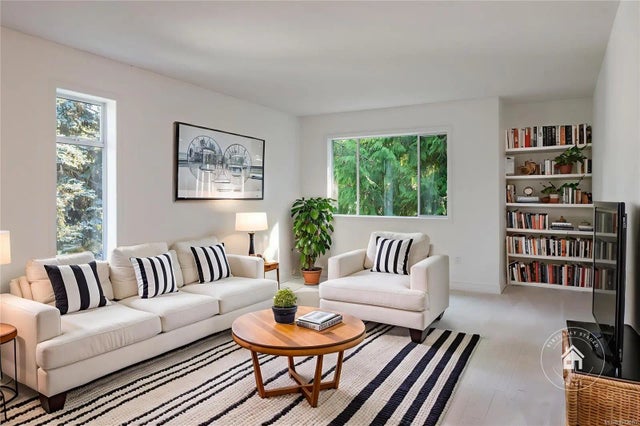 2 of 20 - 141 Sixth Ave 9, Qualicum Beach, BC