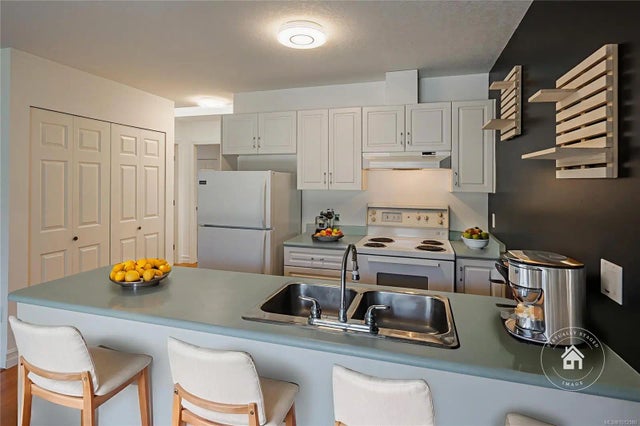 4 of 20 - 141 Sixth Ave 9, Qualicum Beach, BC