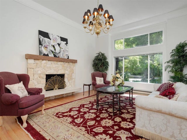 4 of 25 - 4860 Excelsior Rd, Saanich, BC