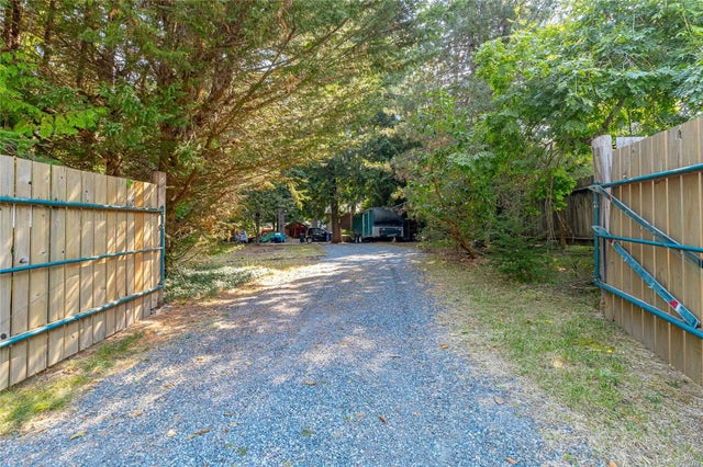 2 of 61 - 3626 Christina Dr, Cobble Hill, BC