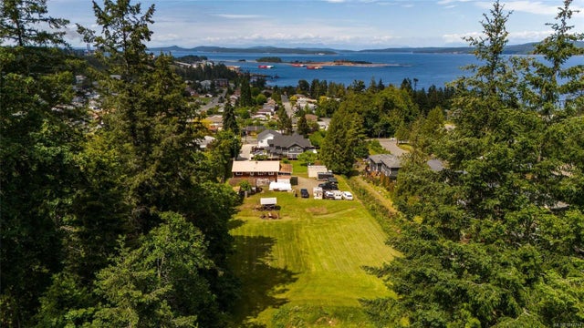 1 of 26 - 1512 Adelaide St, Crofton, BC