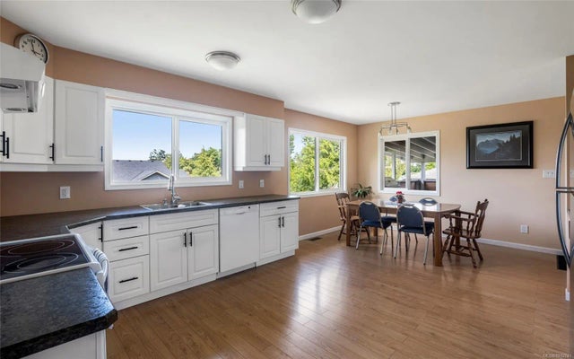 5 of 26 - 1512 Adelaide St, Crofton, BC