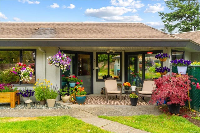 1 of 34 - 219 Bagshaw St 6, Parksville, BC