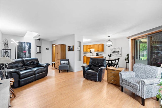 2 of 34 - 219 Bagshaw St 6, Parksville, BC