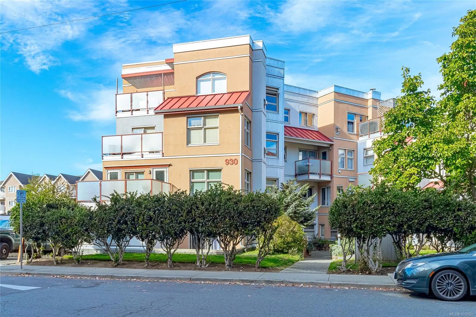 Victoria Homes for Sale in the neighborhood of Park Place in the Zipcode of V8T 1C6