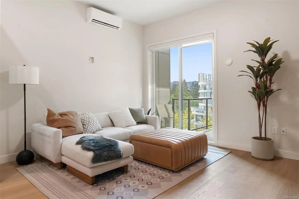 2770 Winster Rd 406, Langford