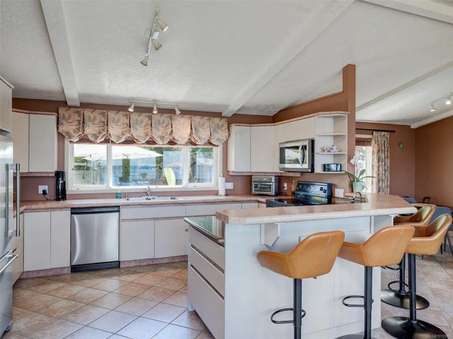 2 of 49 - 2606 James Island Rd, Central Saanich, BC