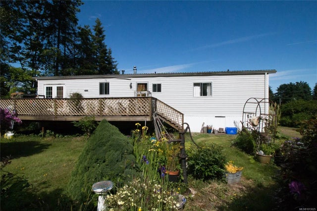 1 of 12 - 6573 Mystery Beach Rd, Fanny Bay, BC