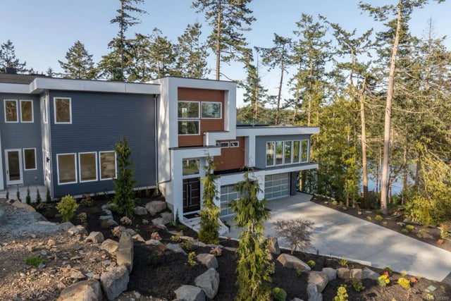 4 of 37 - 2464 Tryon Rd, North Saanich, BC