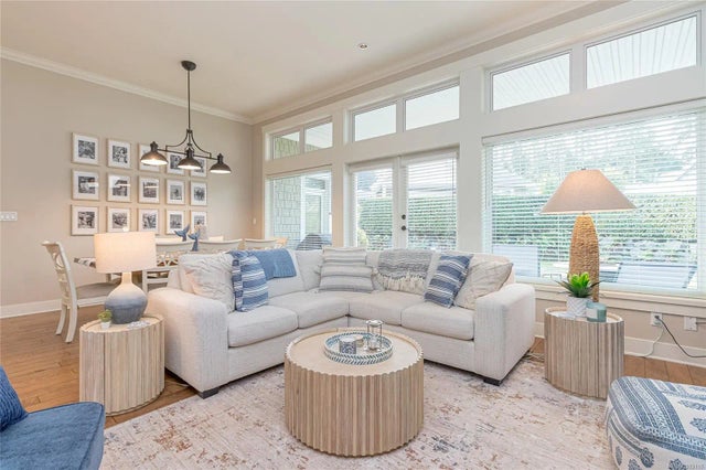 2 of 76 - 5251 Island Hwy W 45, Qualicum Beach, BC