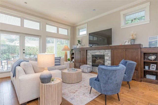 3 of 76 - 5251 Island Hwy W 45, Qualicum Beach, BC