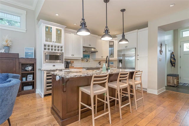 5 of 76 - 5251 Island Hwy W 45, Qualicum Beach, BC