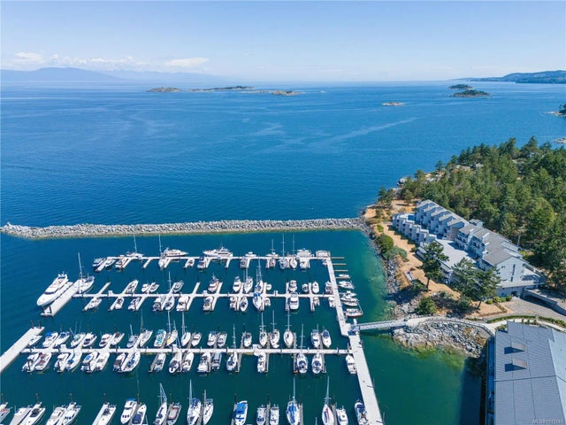 1 of 41 - 3555 Outrigger Rd 302, Nanoose Bay, BC