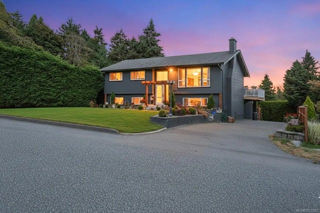 1 of 19 - 536 Strathdee Pl, Colwood, BC