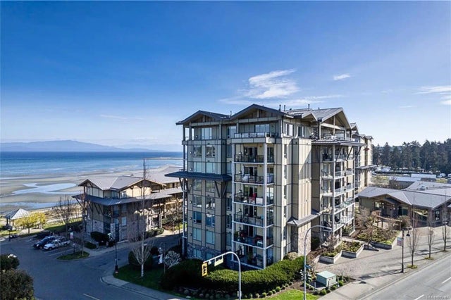 1 of 52 - 194 Beachside Dr 206, Parksville, BC