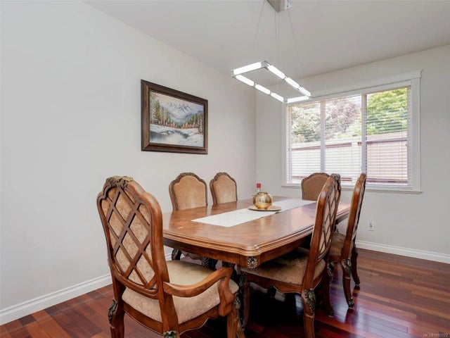 5 of 39 - 4276 Kincaid St, Saanich, BC