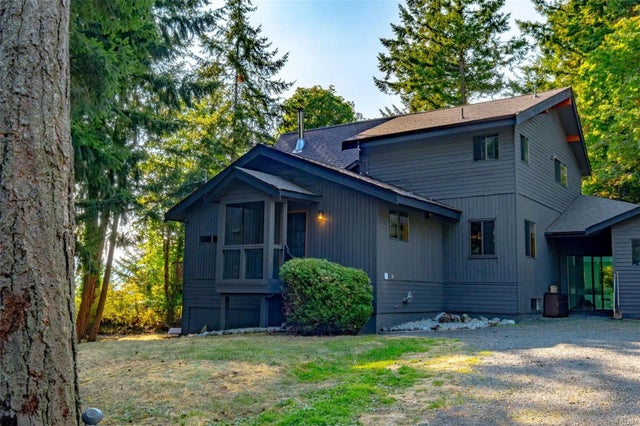 1 of 65 - 2809 Powder Point Rd, Nanoose Bay, BC