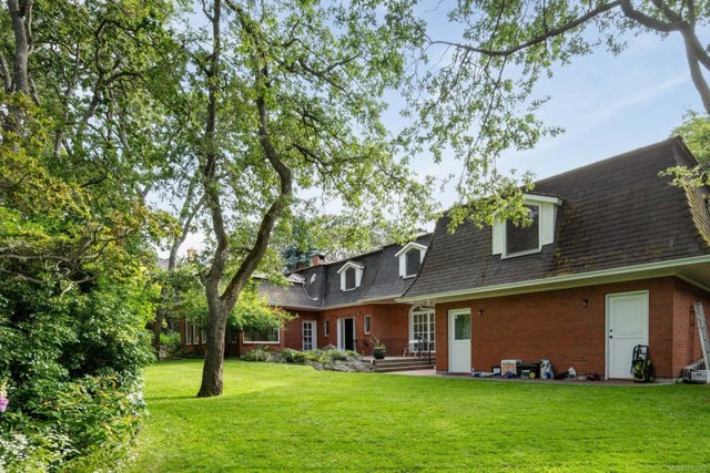 2 of 52 - 611 Island Rd, Oak Bay, BC