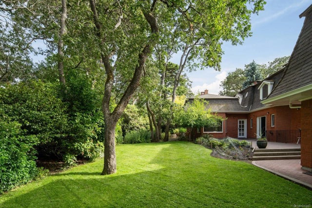 3 of 52 - 611 Island Rd, Oak Bay, BC