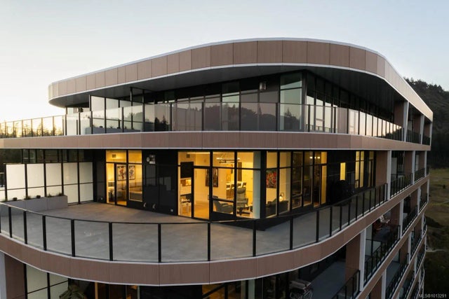 1 of 20 - 2000 Hannington Rd 1702, Langford, BC