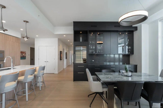 4 of 20 - 2000 Hannington Rd 1702, Langford, BC