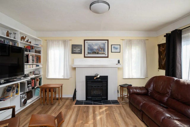 3 of 22 - 1256 Walnut St, Victoria, BC