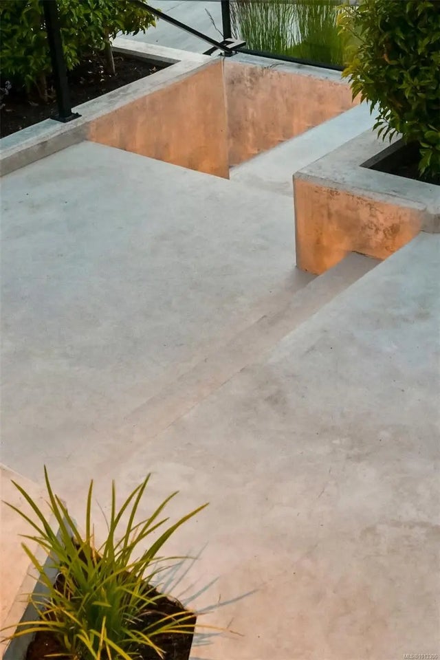 5 of 87 - 717 Robleda Cres, Victoria, BC