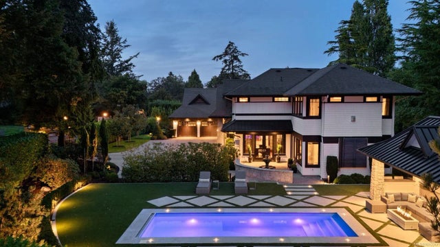 1 of 58 - 3375 Ripon Rd, Oak Bay, BC