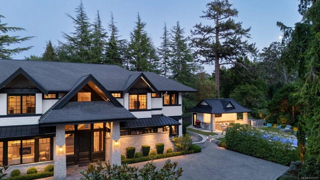 3 of 58 - 3375 Ripon Rd, Oak Bay, BC