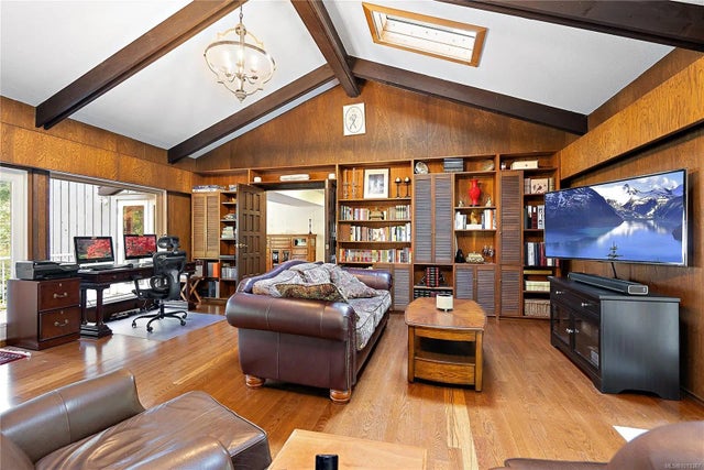 2 of 62 - 1661 Lands End Rd, North Saanich, BC