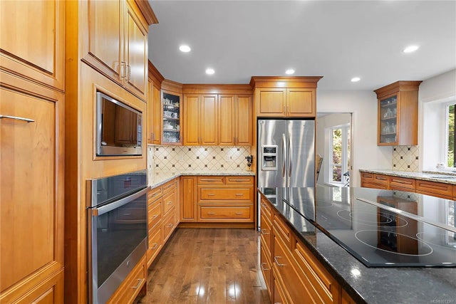 3 of 62 - 1661 Lands End Rd, North Saanich, BC