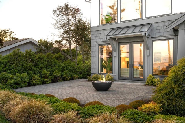 3 of 67 - 418 Beach Dr, Oak Bay, BC