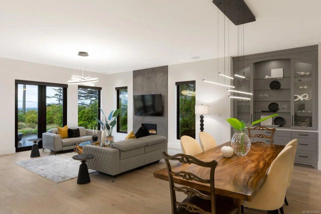 4 of 67 - 418 Beach Dr, Oak Bay, BC