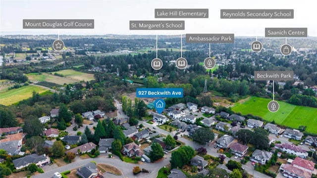 2 of 54 - 927 Beckwith Ave, Saanich, BC