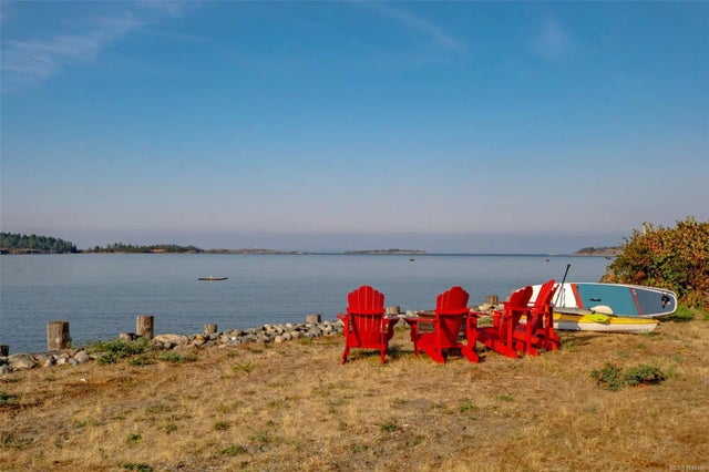 2 of 75 - 7902 Lantzville Rd, Lantzville, BC