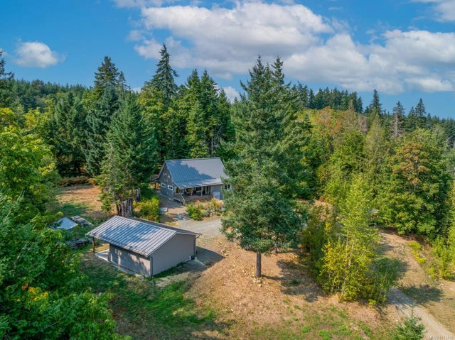 1 of 49 - 6531 Country Rd, Fanny Bay, BC