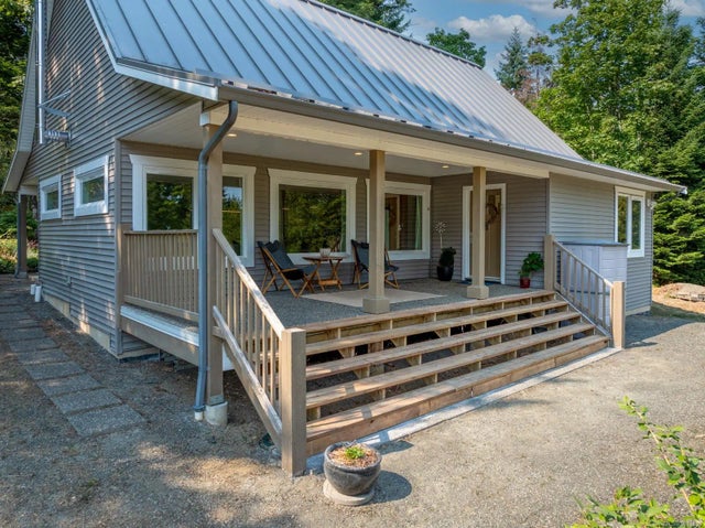 2 of 49 - 6531 Country Rd, Fanny Bay, BC