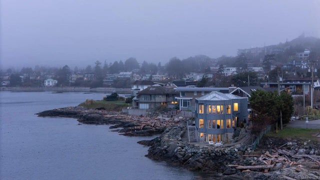 1 of 53 - 2179 Crescent Rd, Oak Bay, BC